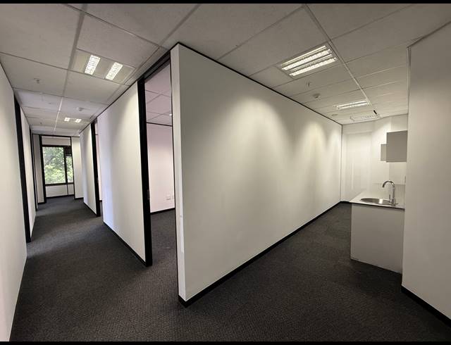 224M² OFFICE TO LET IN PARKTOWN